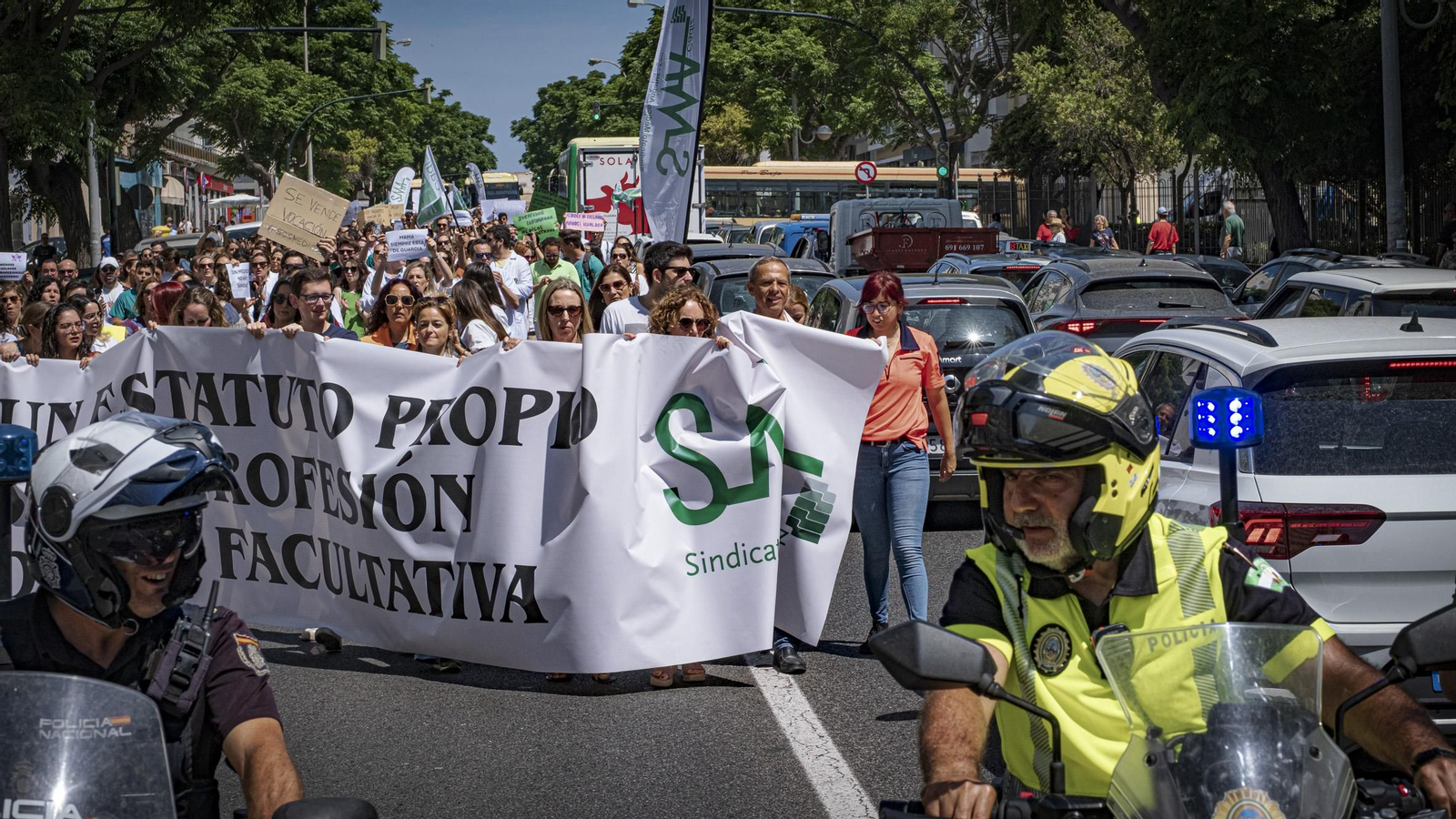 Las imágenes de la jornada de huelga de médicos en Cádiz
