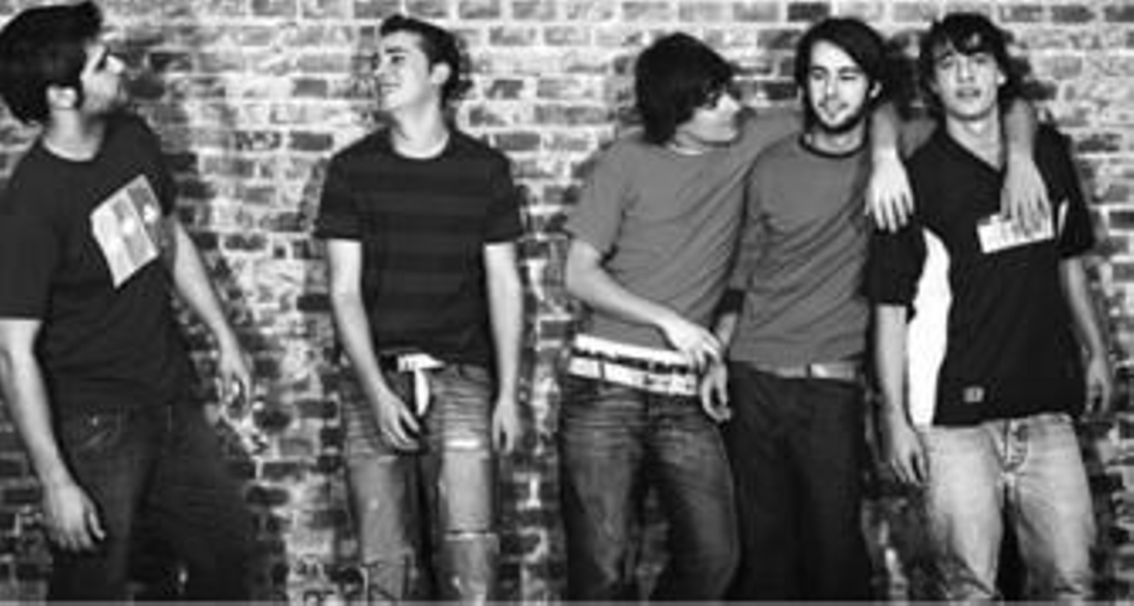 Andrés Ortiz, Antonio Suárez, Jaime Terrón, Gonzalo Alcina y Manu Jurado son los componentes de Melocos.