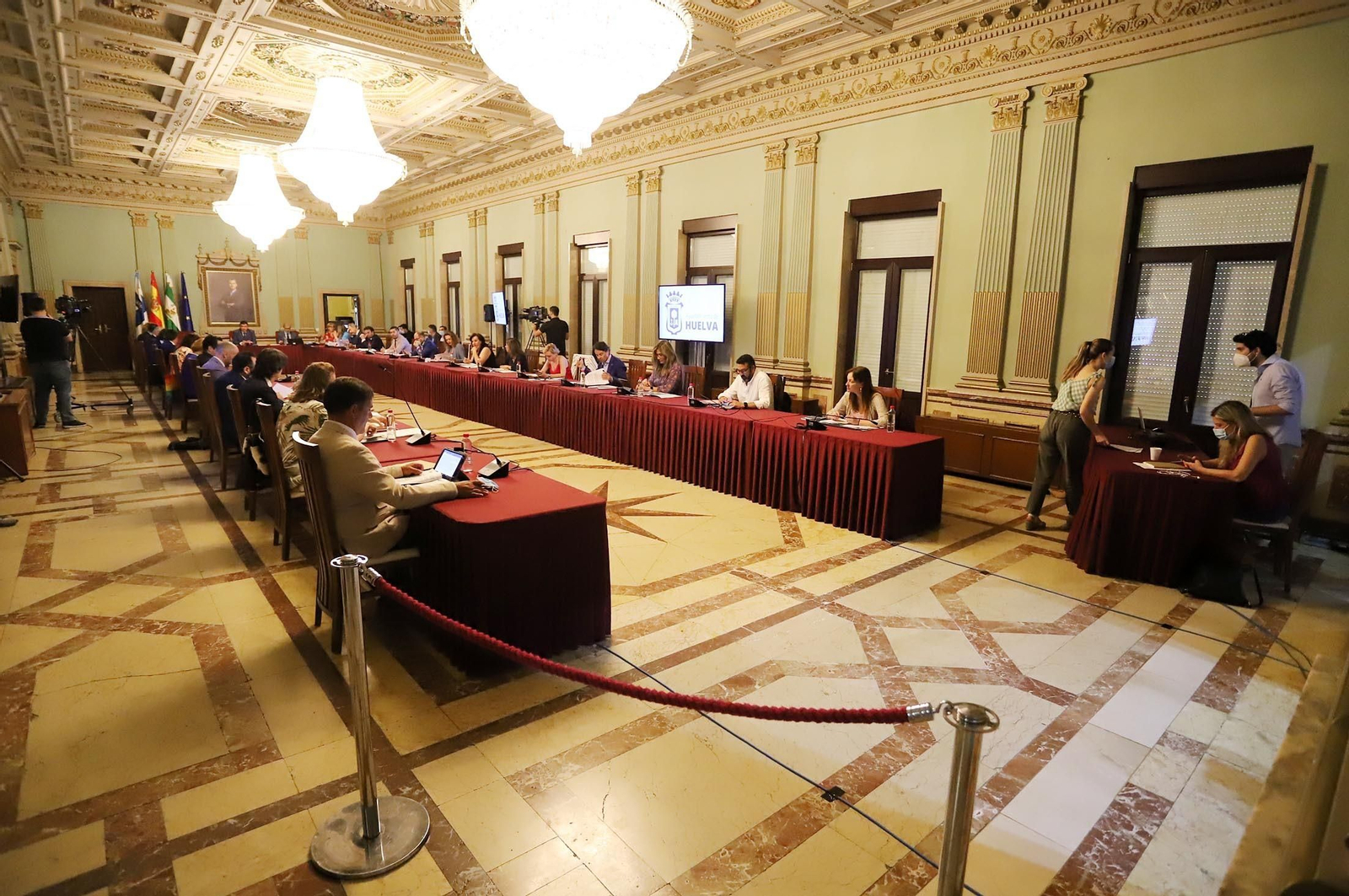 Imágenes del pleno municipal celebrado en el Ayuntamiento de Huelva