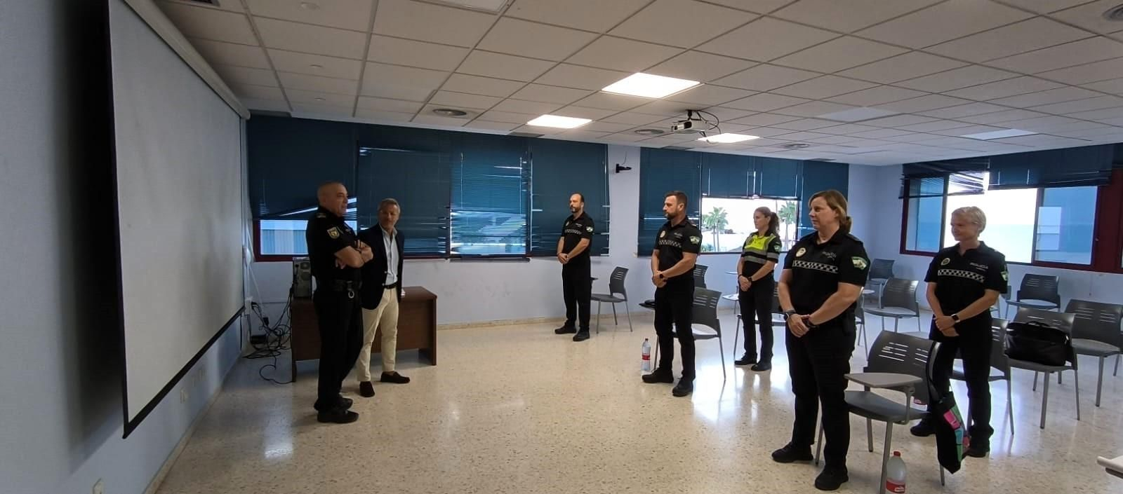 La visita institucional a la academia de la Policía Local. La visita institucional a la academia de la Policía Local.