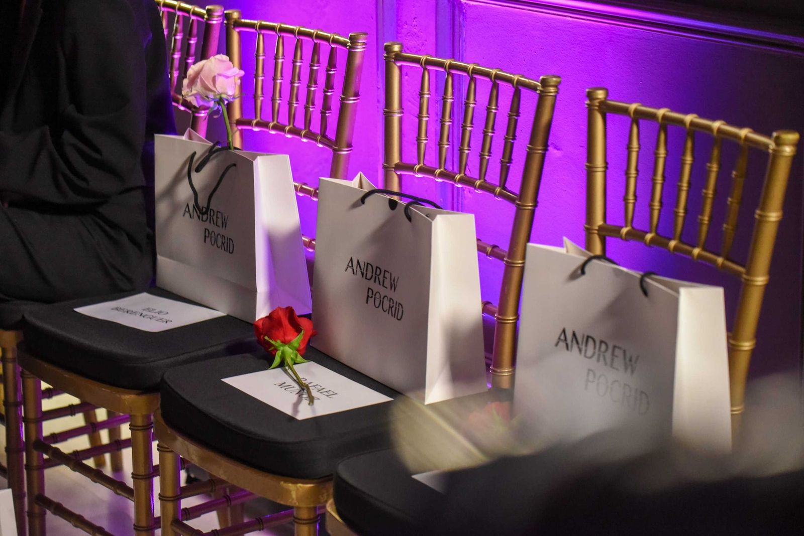 Desfile de Andrew Pocrid en La Casa de Manolete Bistró