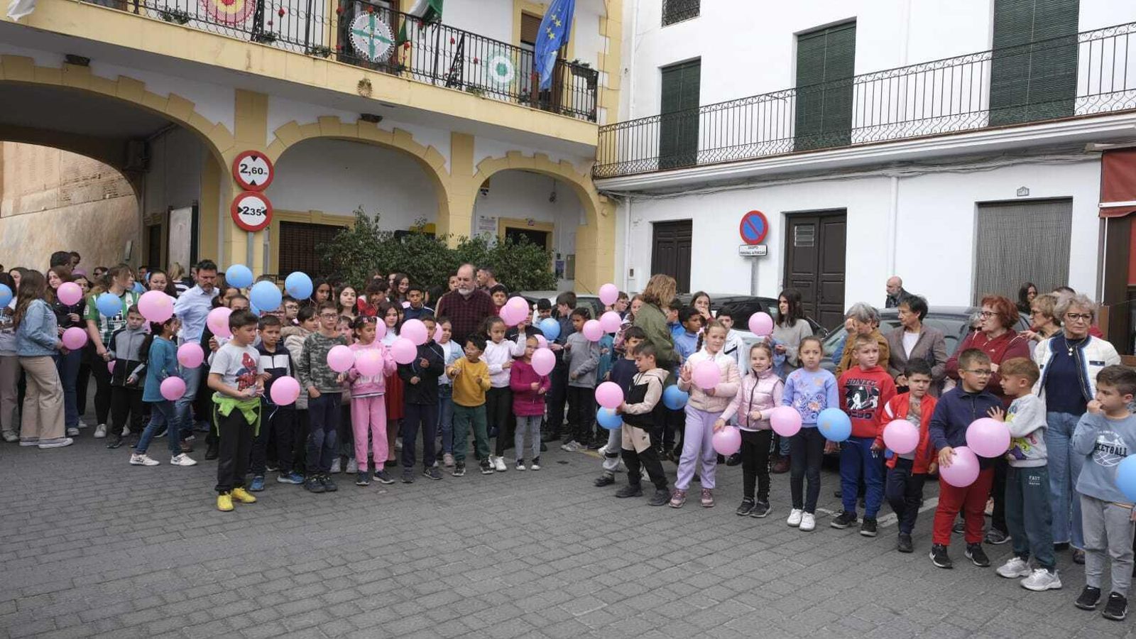 Imágenes del funeral de Elisa y Larisa.