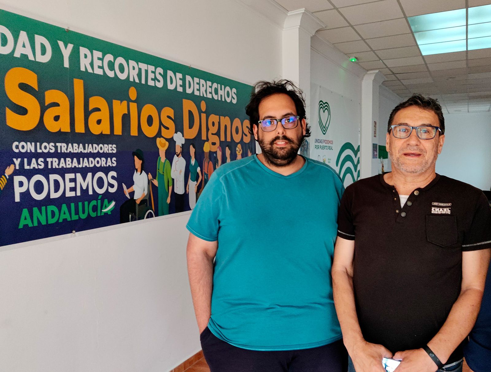 Benjamín Gómez y Rafael Gutierrez, concejales de Podemos, en la sede del partido