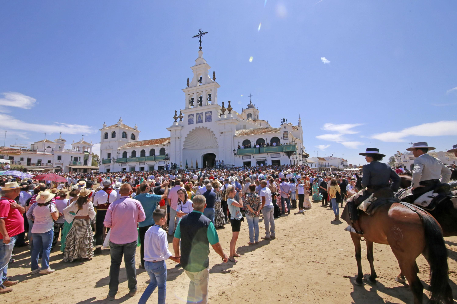 Sábado de emociones en la Aldea de El Rocío