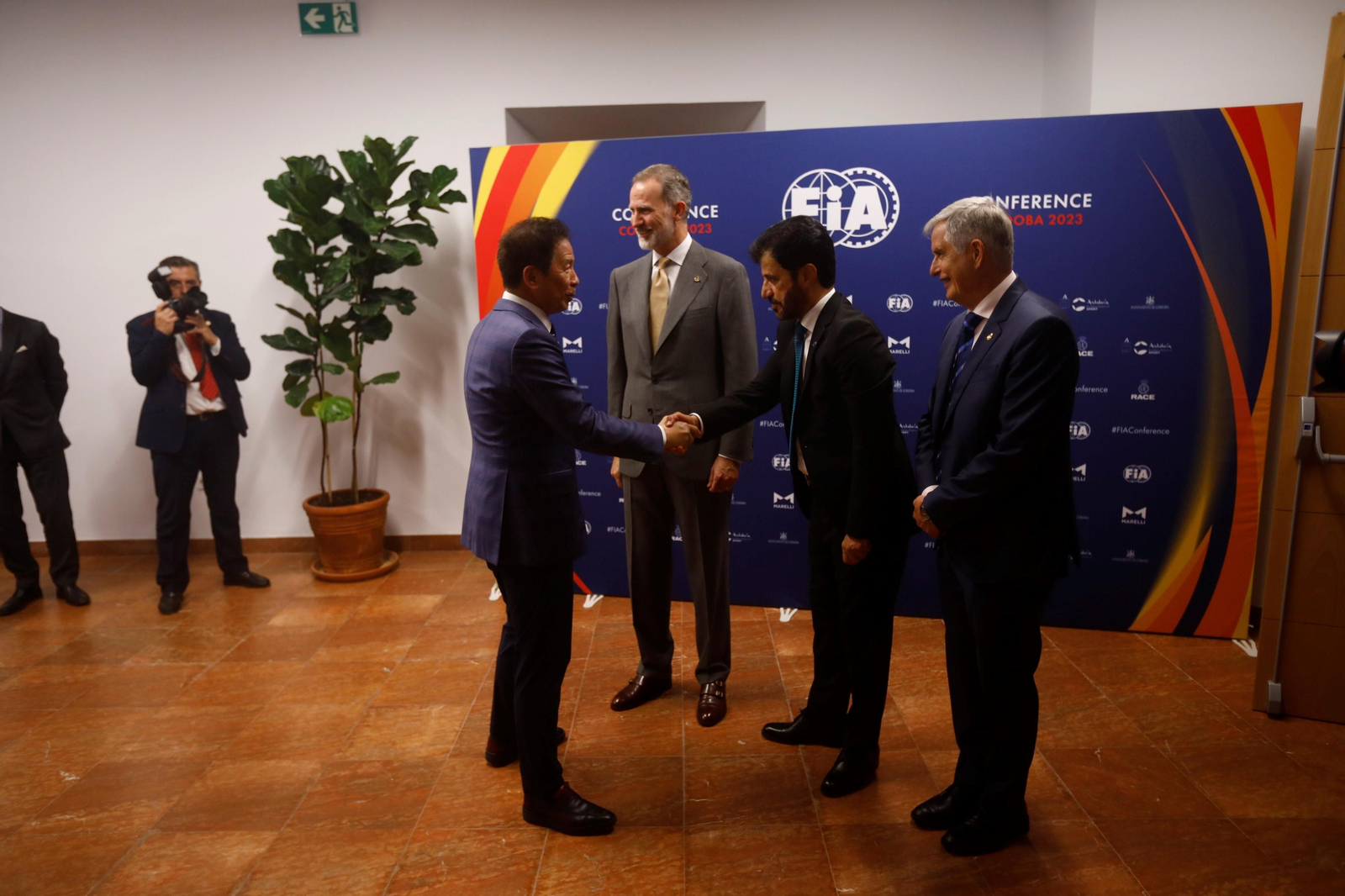 El Rey Felipe VI en la conferencia de la Federación Internacional del Automóvil de Córdoba, en imágenes