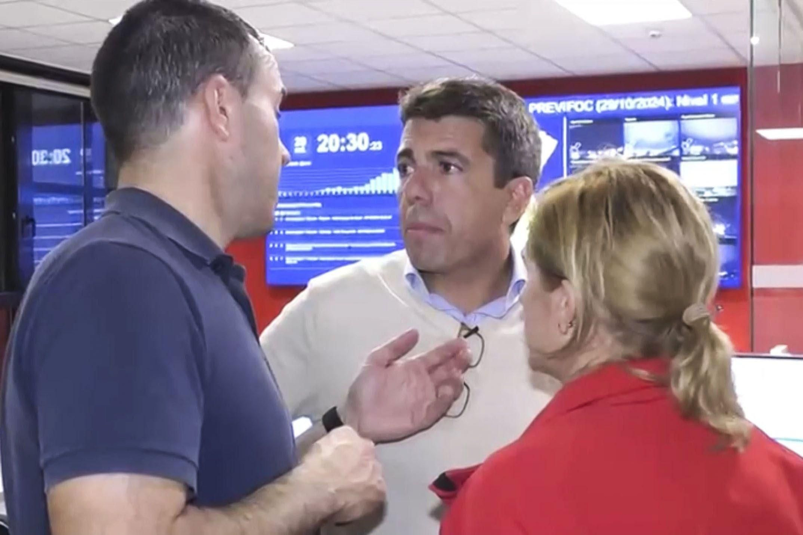 El presidente de la Generalitat, Carlos Mazón, y la ex consejera de Interior Salomé Pradas, el 29-O. El presidente de la Generalitat, Carlos Mazón, y la ex consejera de Interior Salomé Pradas, el 29-O.