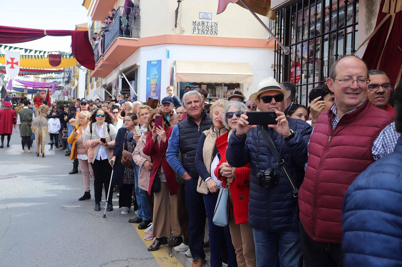 Imágenes del gran ambiente en la Feria Medieval de Palos de la Frontera, Huelva