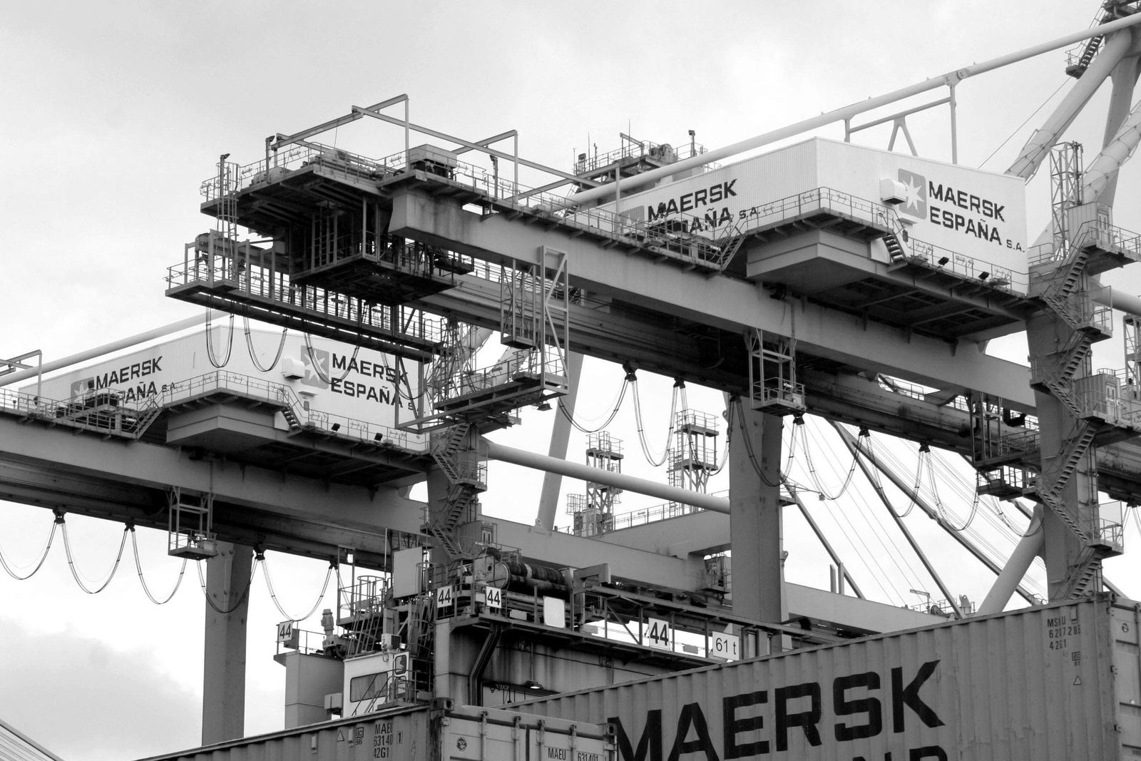 Maquinaria propiedad de la compañía Maersk España.