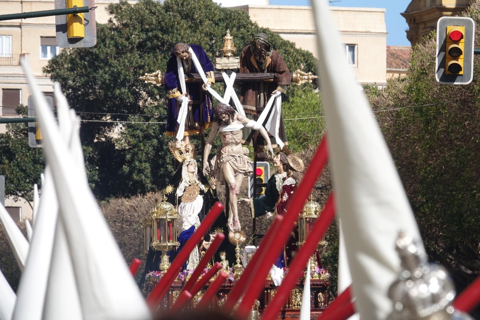 Las fotos de Descendimiento en el Viernes Santo de Málaga Las fotos de Descendimiento en el Viernes Santo de Málaga