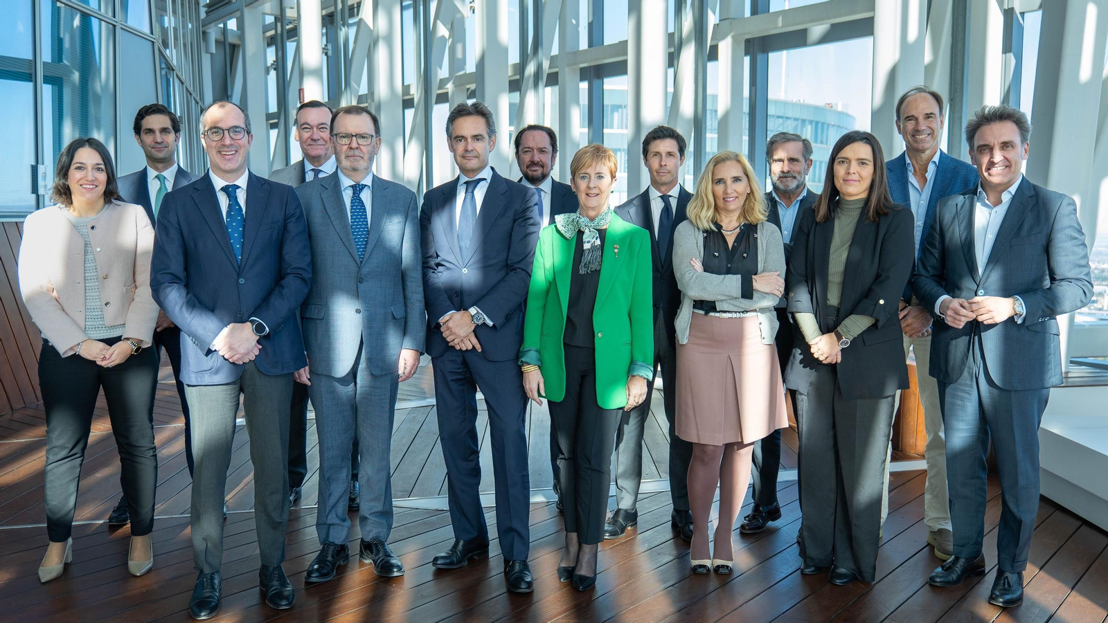 Imagen del equipo multidisciplinar de KPMG que integrará el grupo de servicios al sector de la defensa.