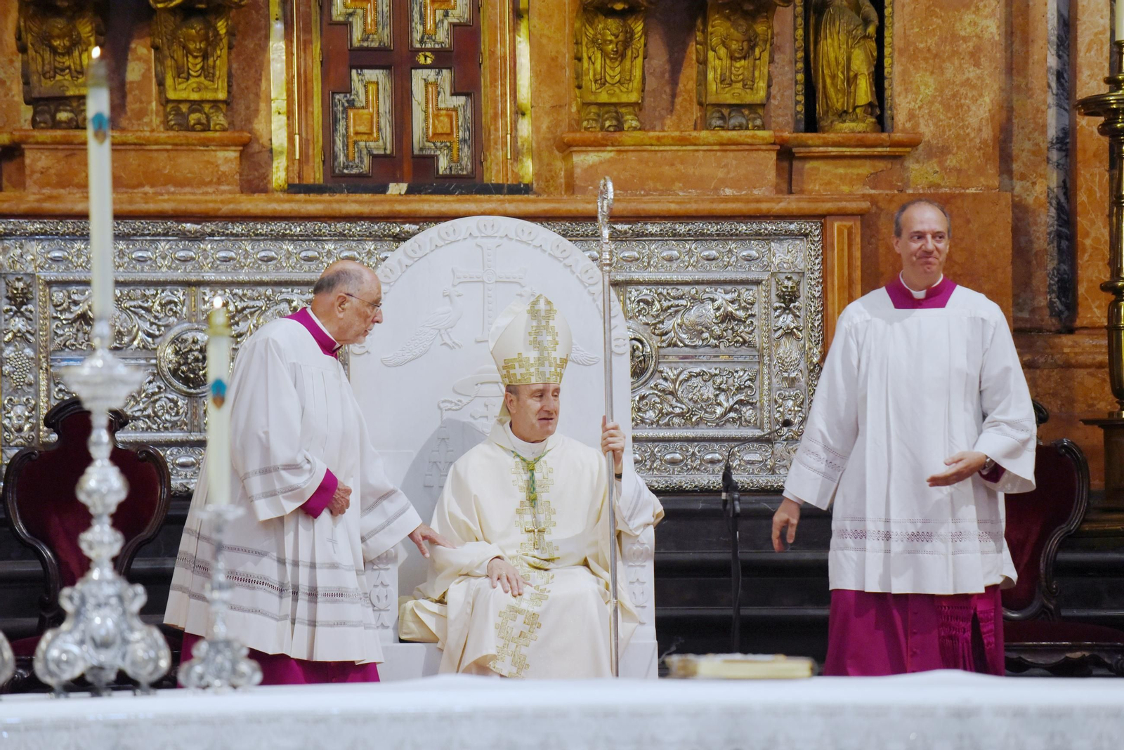 La toma de posesión del nuevo obispo de Córdoba, Jesús Fernández, en imágenes