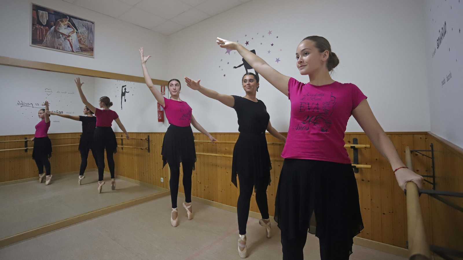 Fotos de la Academia de Baile Eva en La Línea