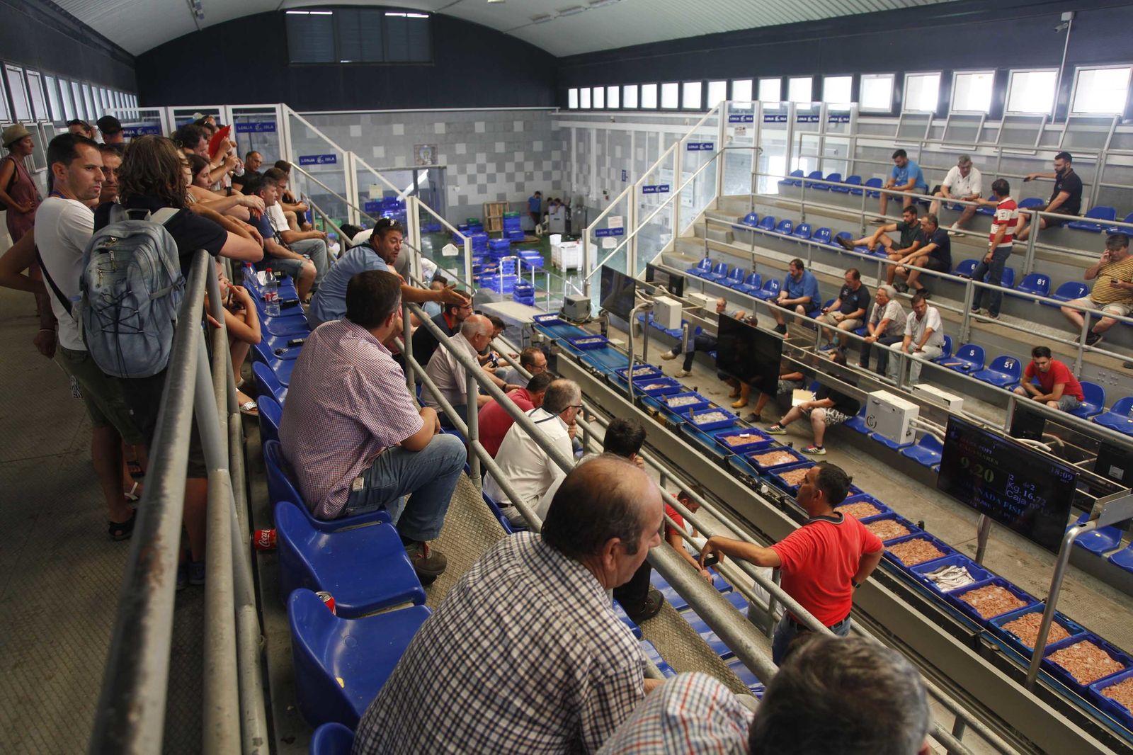 Subasta en la lonja de Isla Cristina.