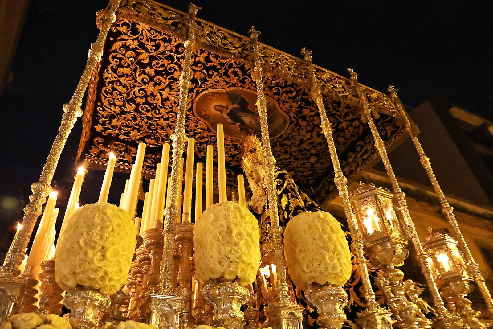 Las mejores imágenes del Lunes Santo en Huelva: Hermandad del Calvario