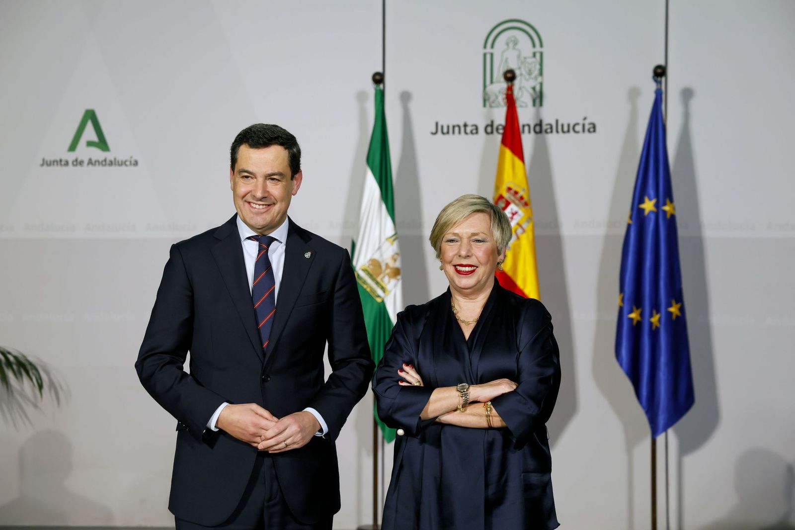 El presidente de la Junta, Juanma Moreno, este jueves en el Palacio de San Telmo en la toma de posesión de la rectora de la Universidad de Sevilla.