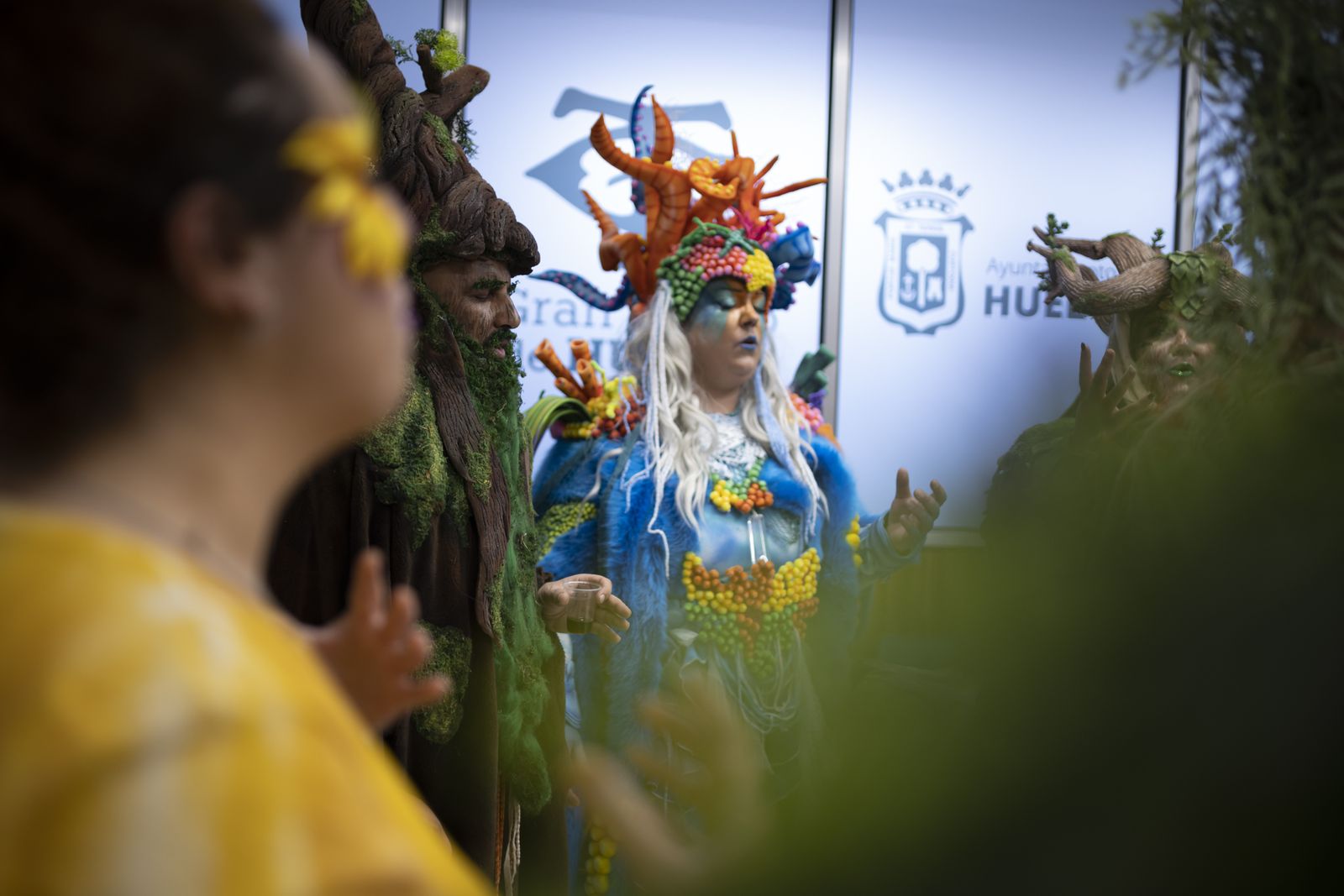 Imágenes de la actuación de la comparsa de Huelva "La vieja verde" en el Carnaval Colombino
