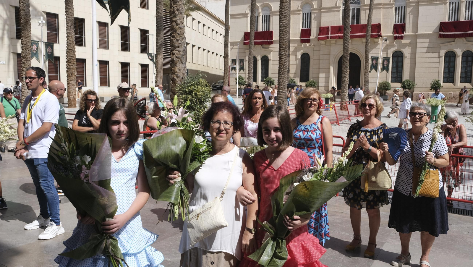 Ofrenda floral a la Virgen del Mar en la Feria de Almería 2024, en imágenes