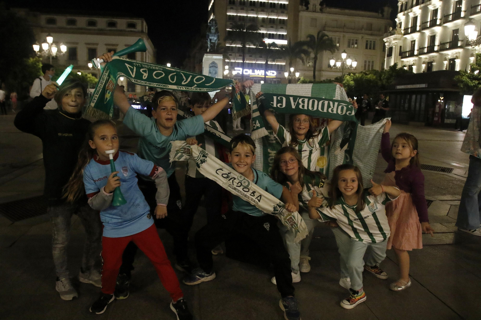 La fiesta de la afición del Córdoba CF en Las Tendillas