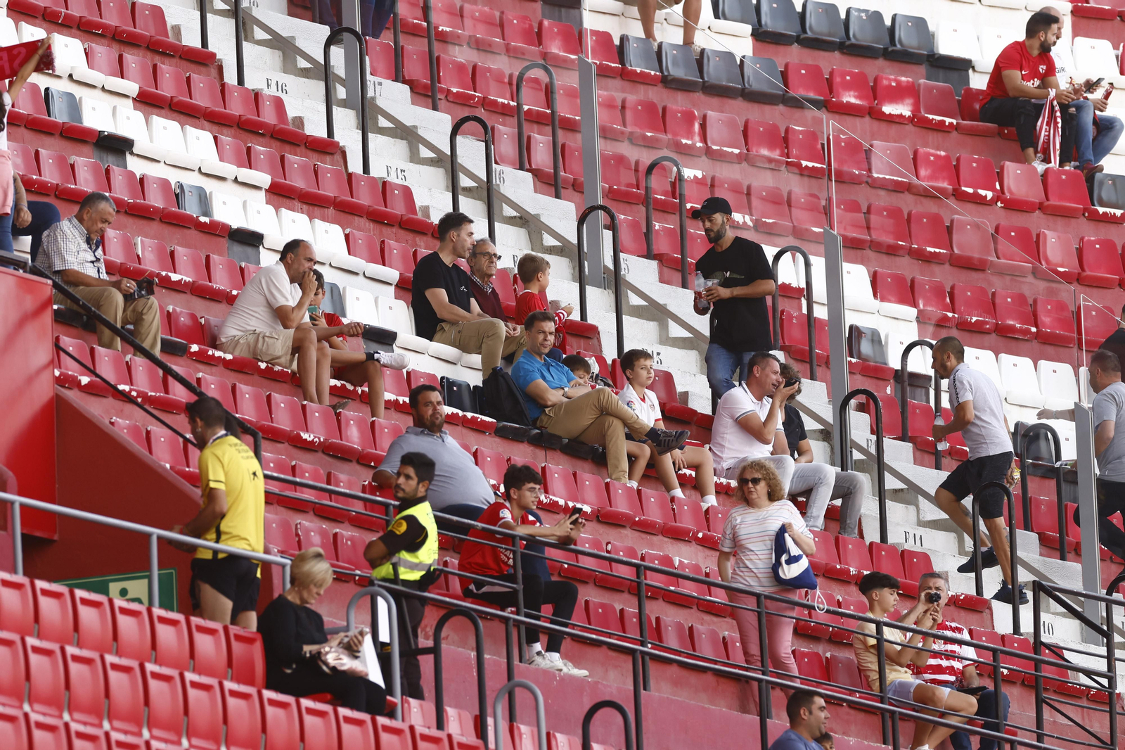 Búscate en las fotos del Sevilla-Valencia