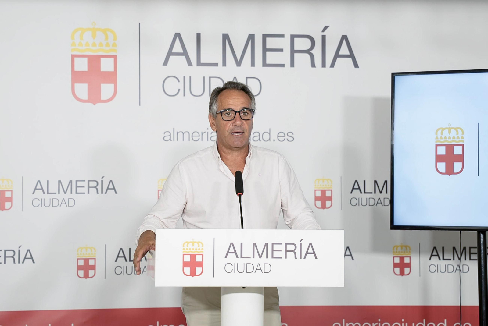 El concejal de Agua, Zonas Verdes y Agricultura, Juan José Segura.