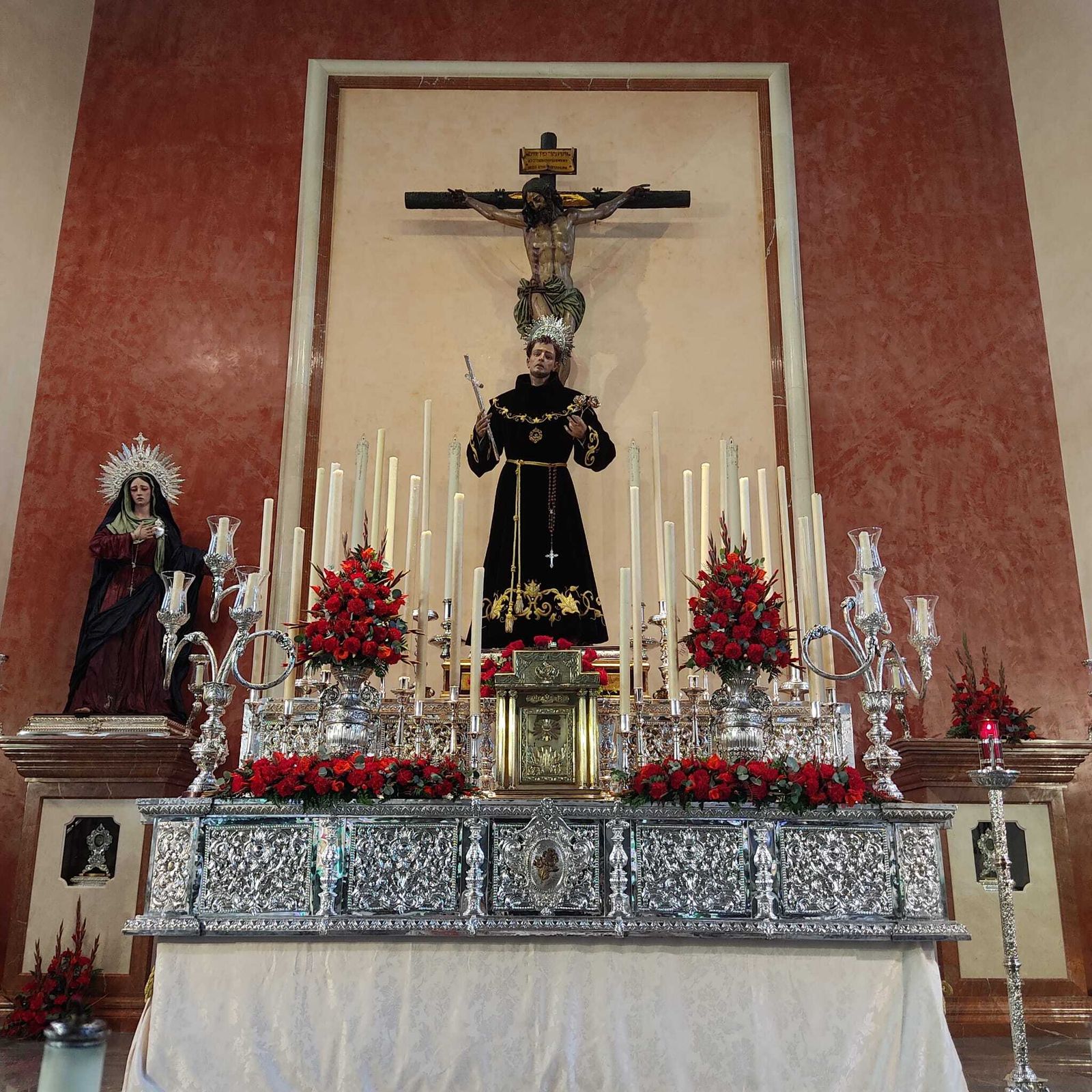 Altar de cultos en honor a Fray Diego de San Nicolás