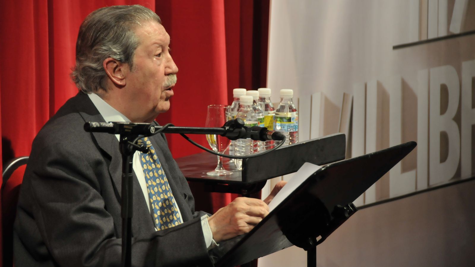 Manuel Alcántara, durante su pregón en 2008.