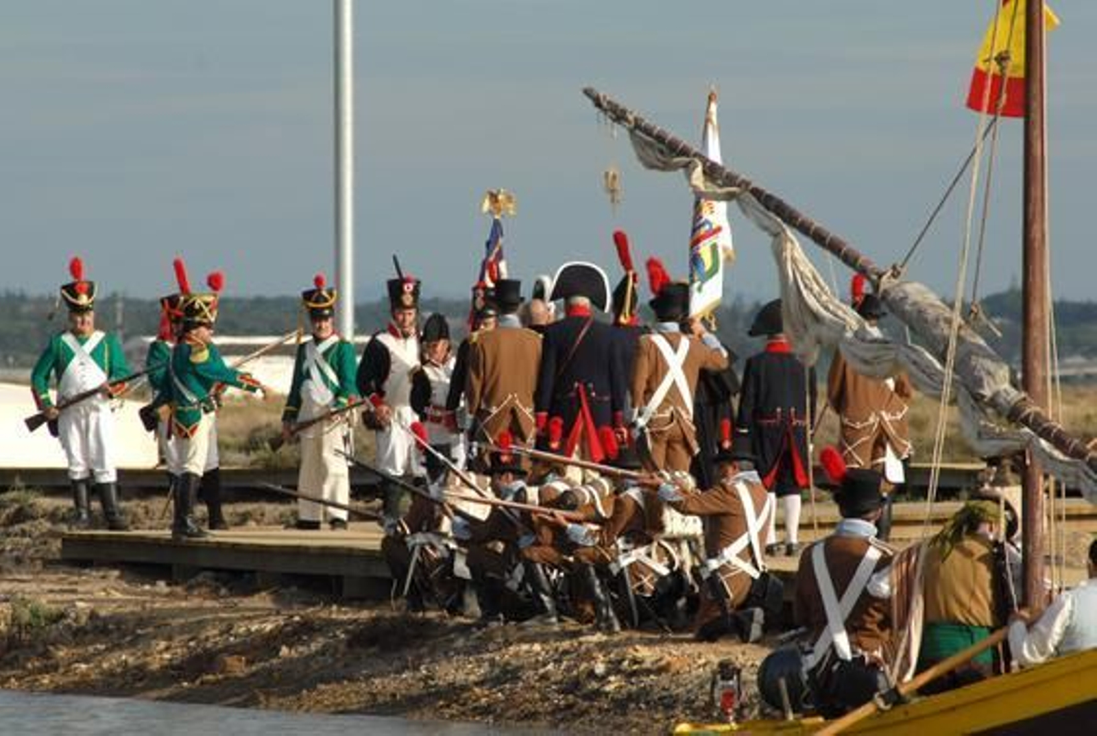 Unas 500 personas participan en la recreación de la batalla del Portazgo, en el entorno del puente Zuazo, con motivo del Bicentenario. 

Foto: Rioja