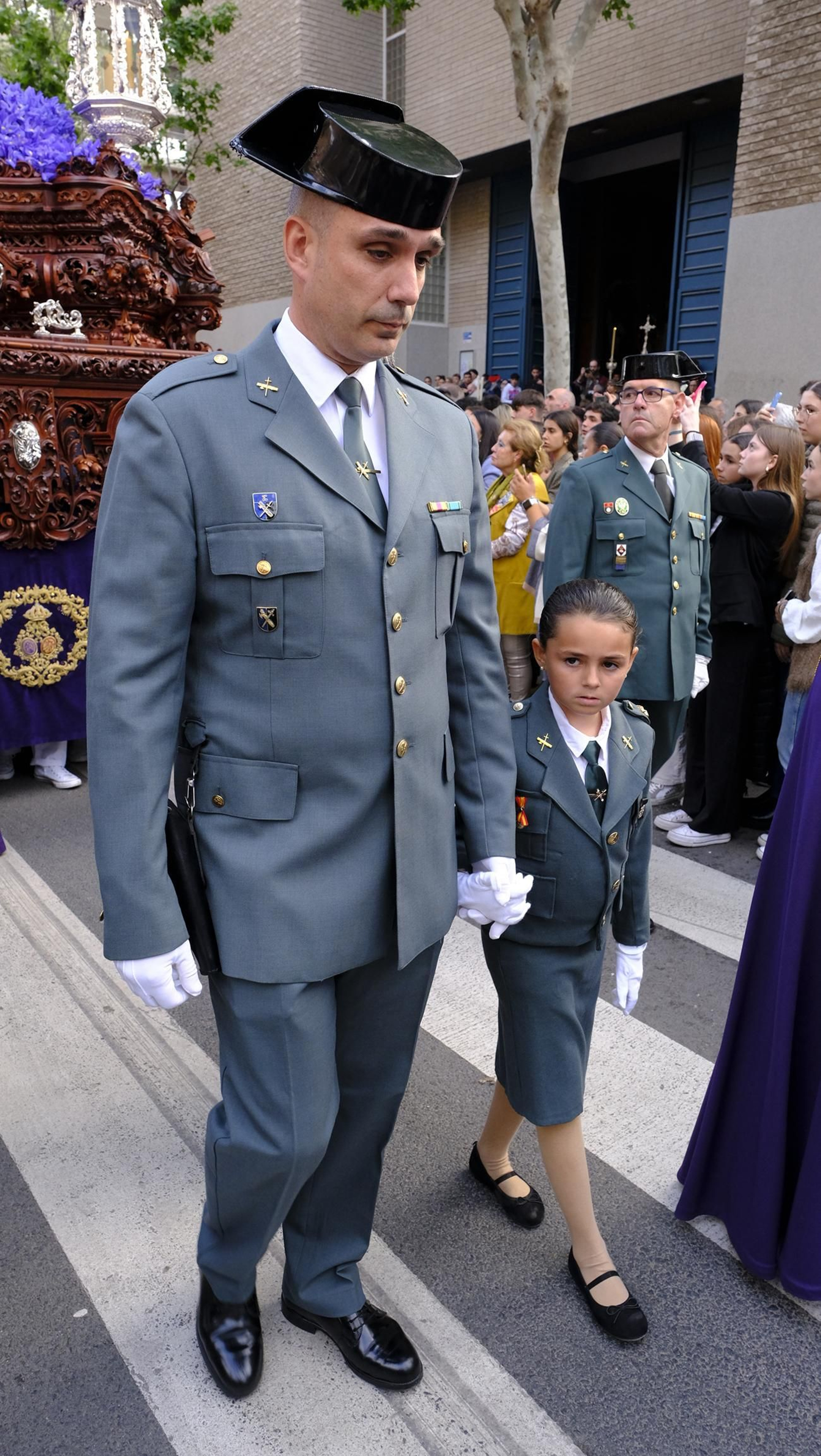 Pasión vuelve a su Iglesia de Santa Teresa azotada por la lluvia