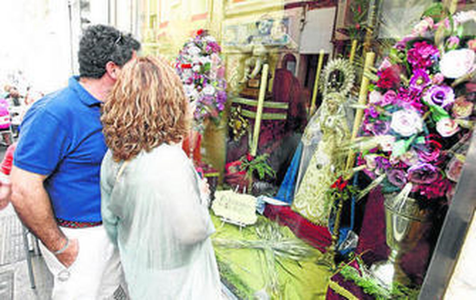Altar de la Hermandad del Vía Crucis (Calzados Rayer) en Marqués de Gerona.
