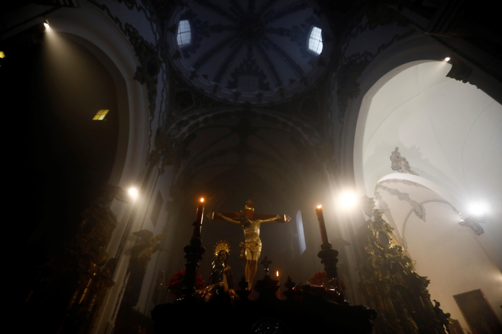 Las mejores imágenes de la Caridad en este Jueves Santo de Córdoba Las mejores imágenes de la Caridad en este Jueves Santo de Córdoba