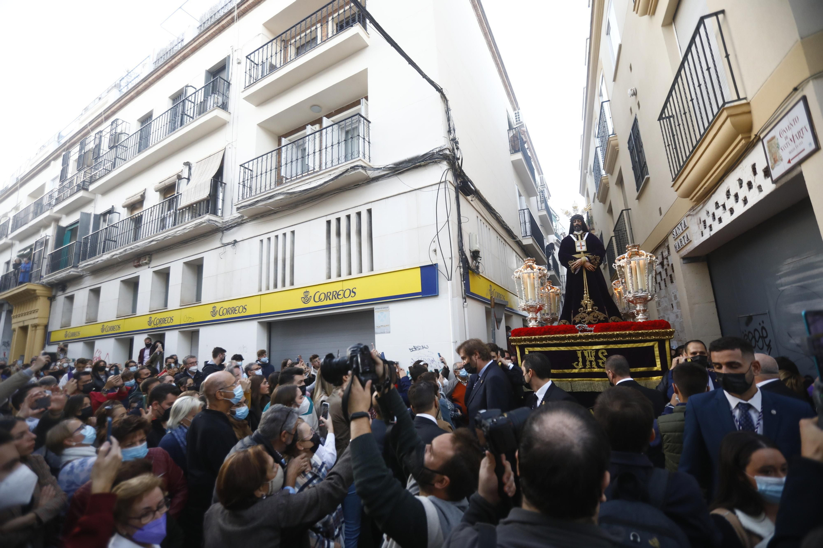 El traslado de Nuestro Padre Jesús Nazareno Rescatado, en imágenes