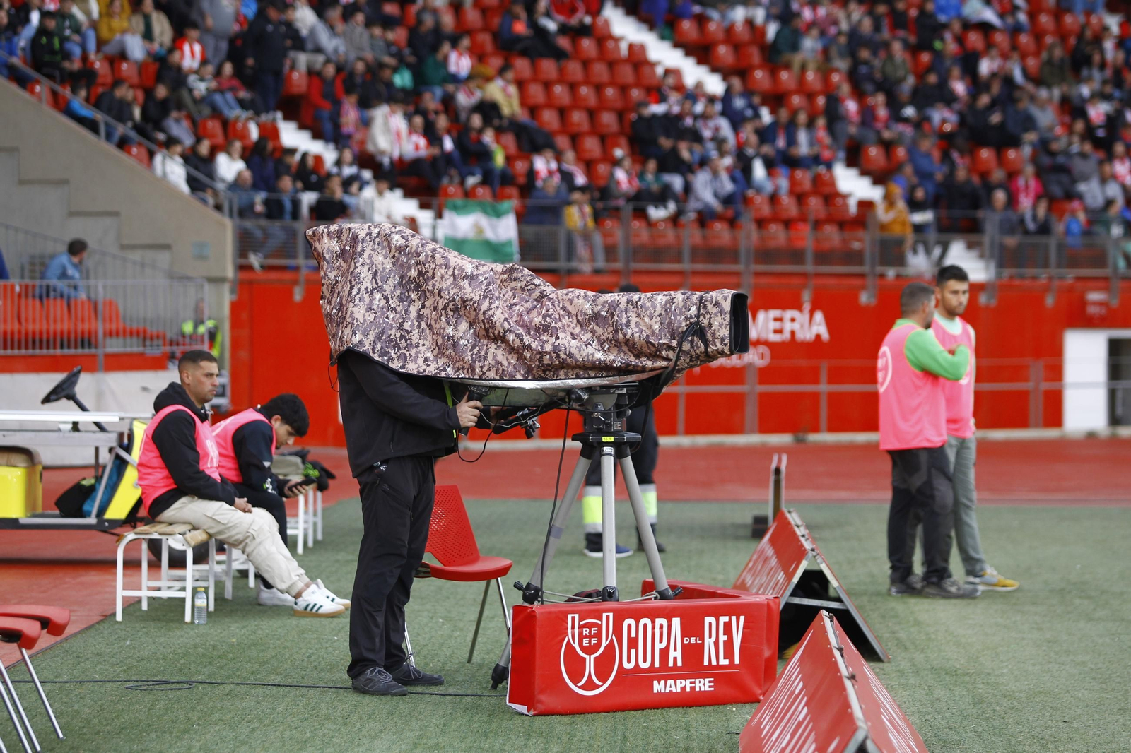Búscate en la arrolladora victoria del Almería ante el Sevilla en la Copa del Rey, en imágenes