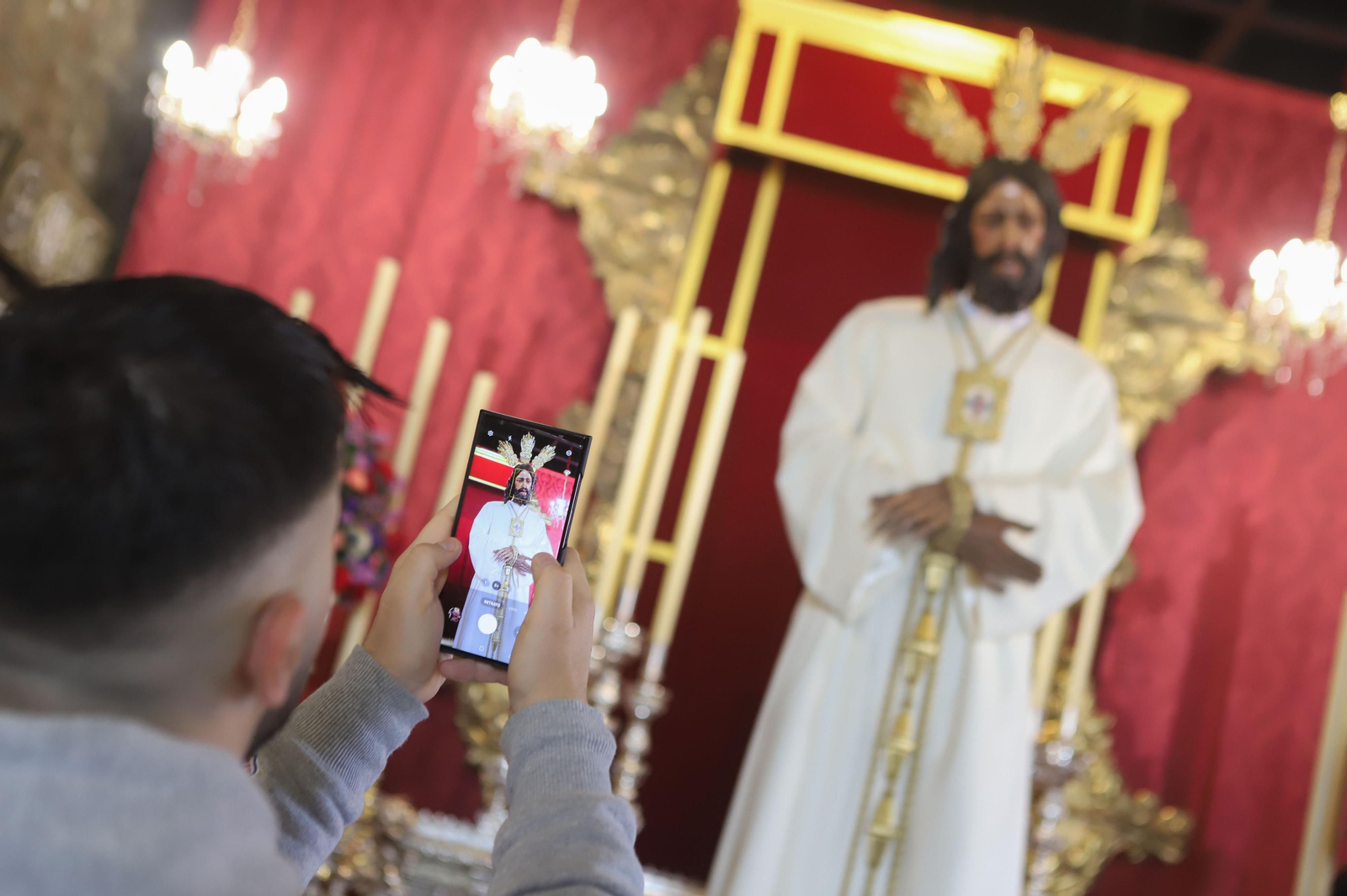 Imágenes del Besapie al Medinaceli en la Iglesia de San Isidro en Algeciras