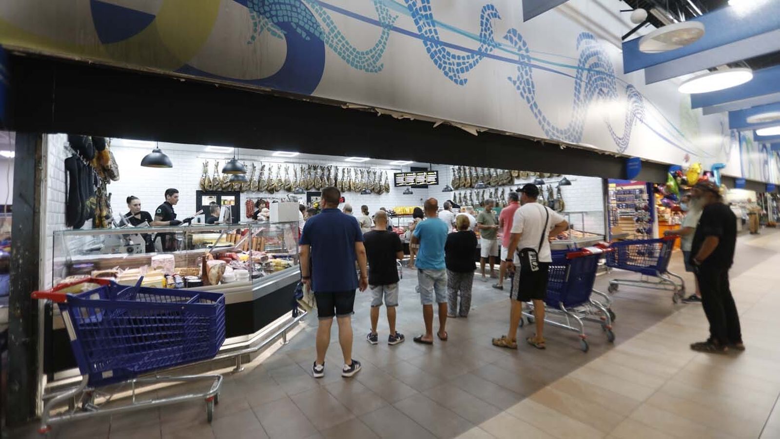 Las fotos de la reapertura de la Boutique de la Carne 42 días después del incendio