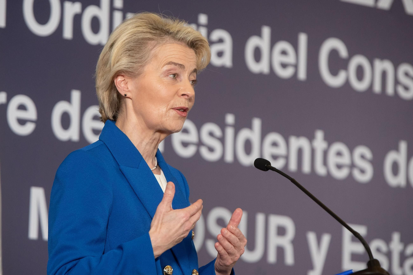 Ursula von der Leyen, presidenta de la Comisión Europea, comparece en Montevideo tras el acuerdo de la UE con Mercosur. Ursula von der Leyen, presidenta de la Comisión Europea, comparece en Montevideo tras el acuerdo de la UE con Mercosur.