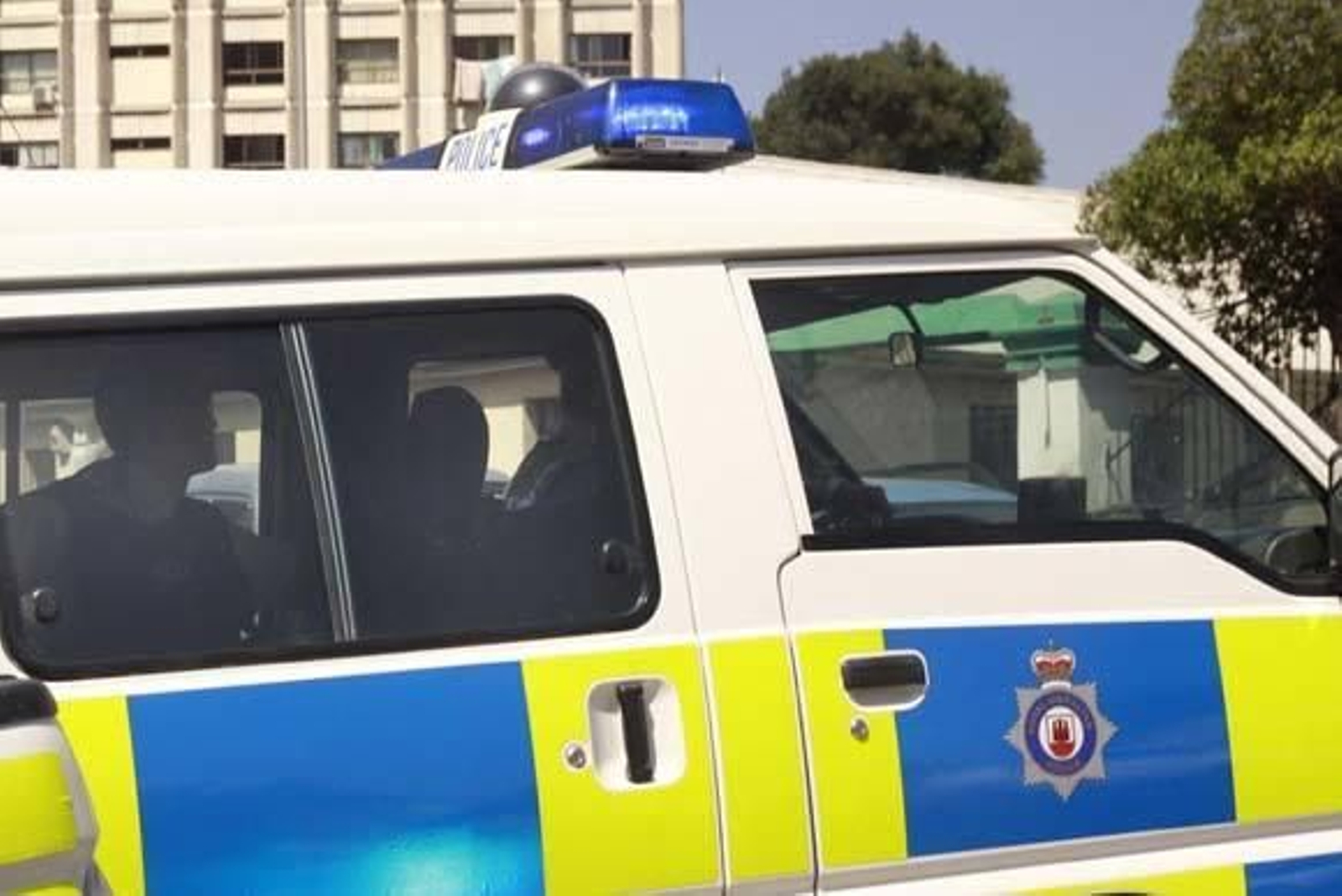 La policía inspecciona la zona y  la acordona   Foto: Paco Guerrero