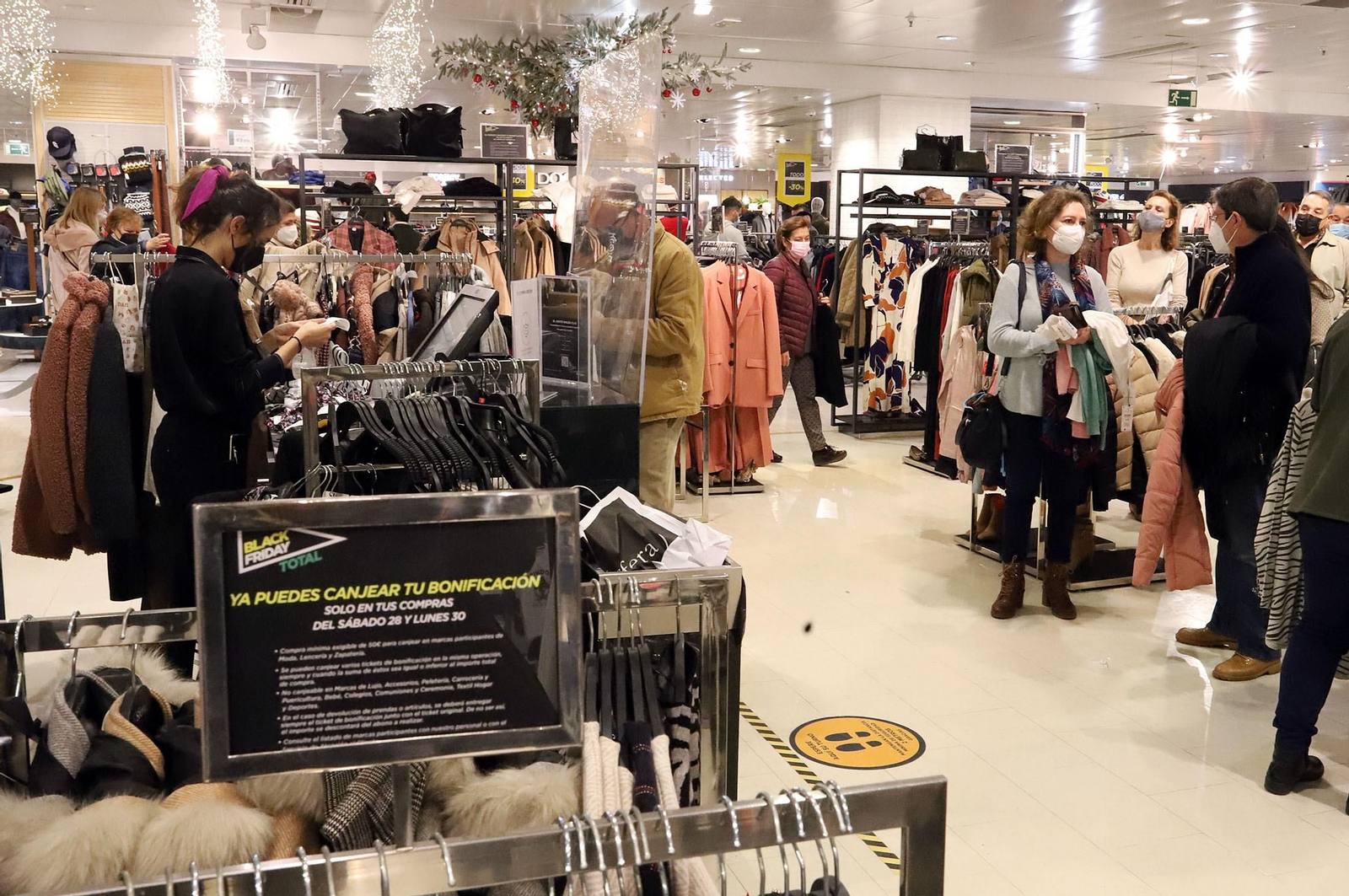 Imágenes del "Black Friday" en el Corte Inglés Imágenes del "Black Friday" en el Corte Inglés
