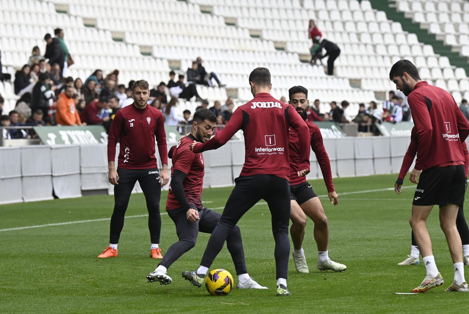 El Córdoba CF se deja querer por su afición en el Día de Andalucía