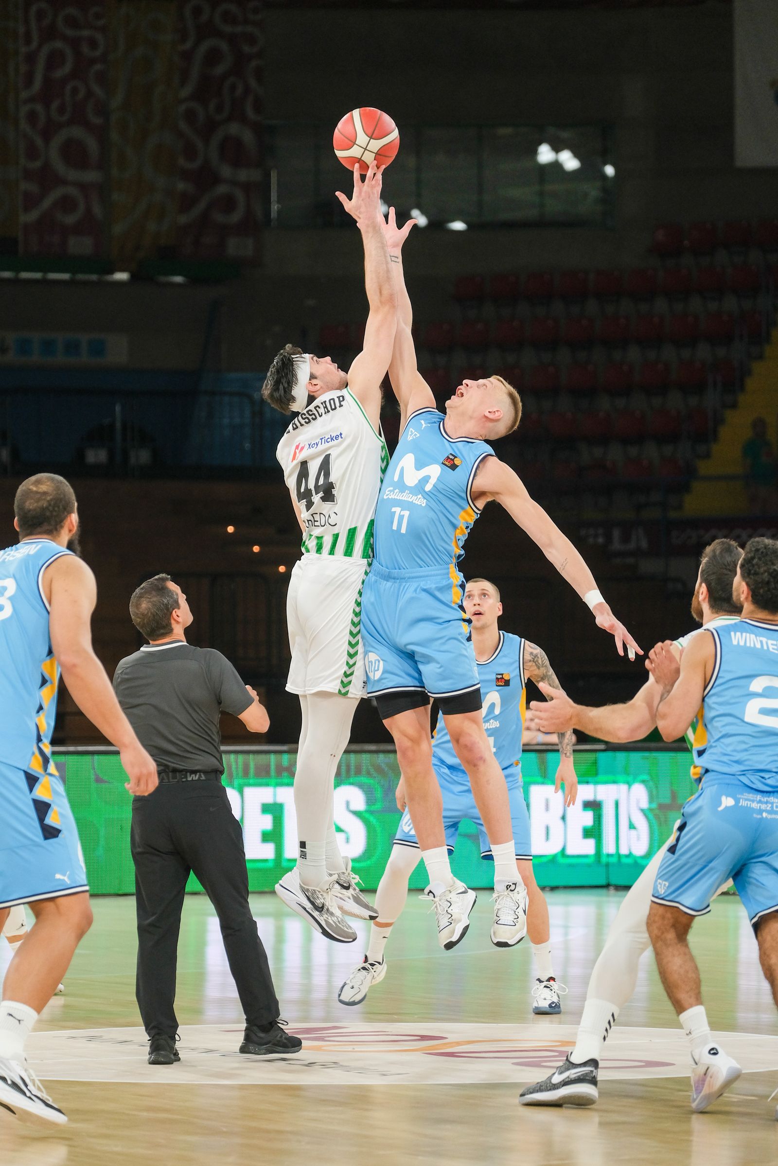 Baloncesto. Partido de play off Betis - Estudiantes