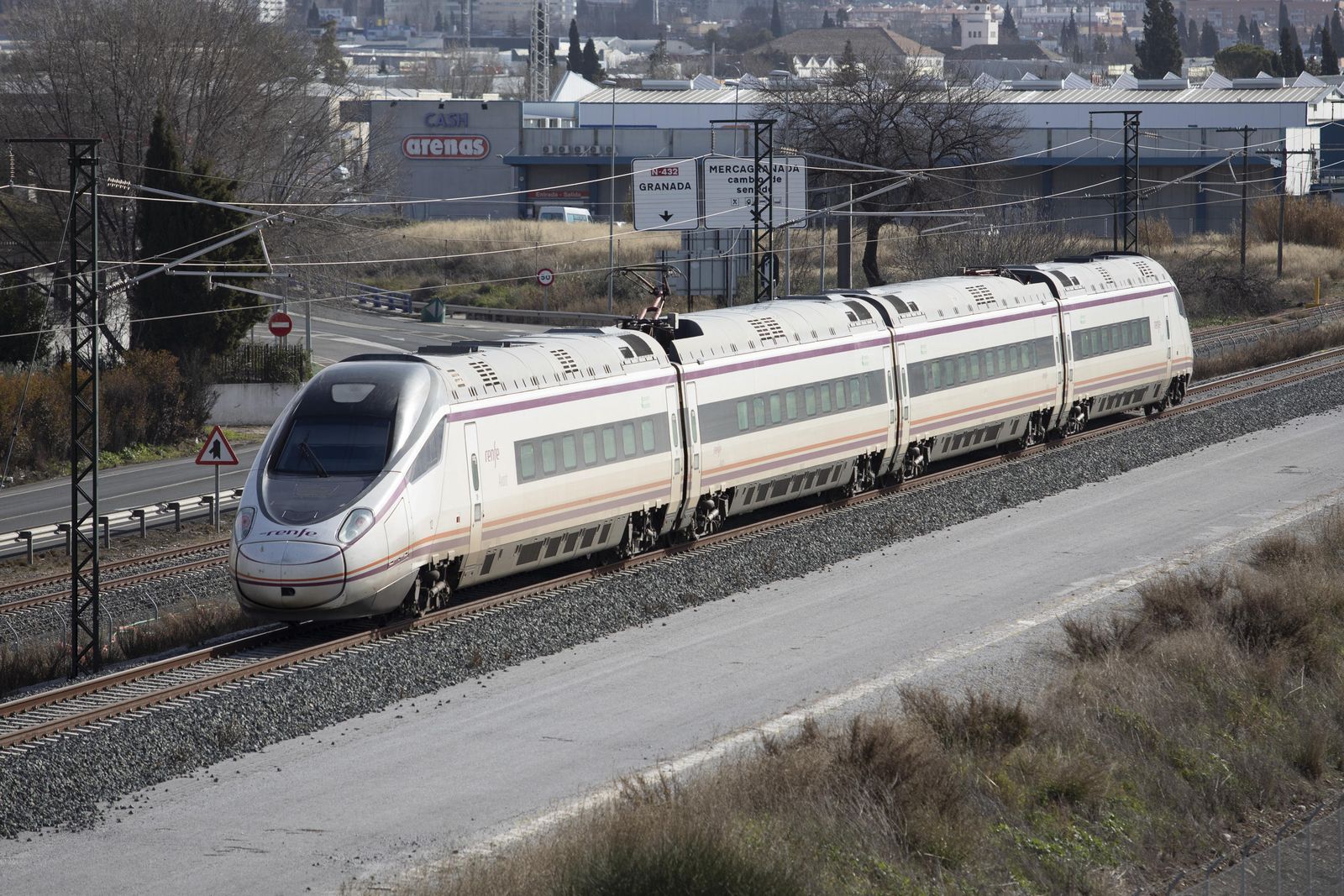 Las reservas en trenes de Media Distancia deberán anularse con una hora de antelación en caso de no viajar.