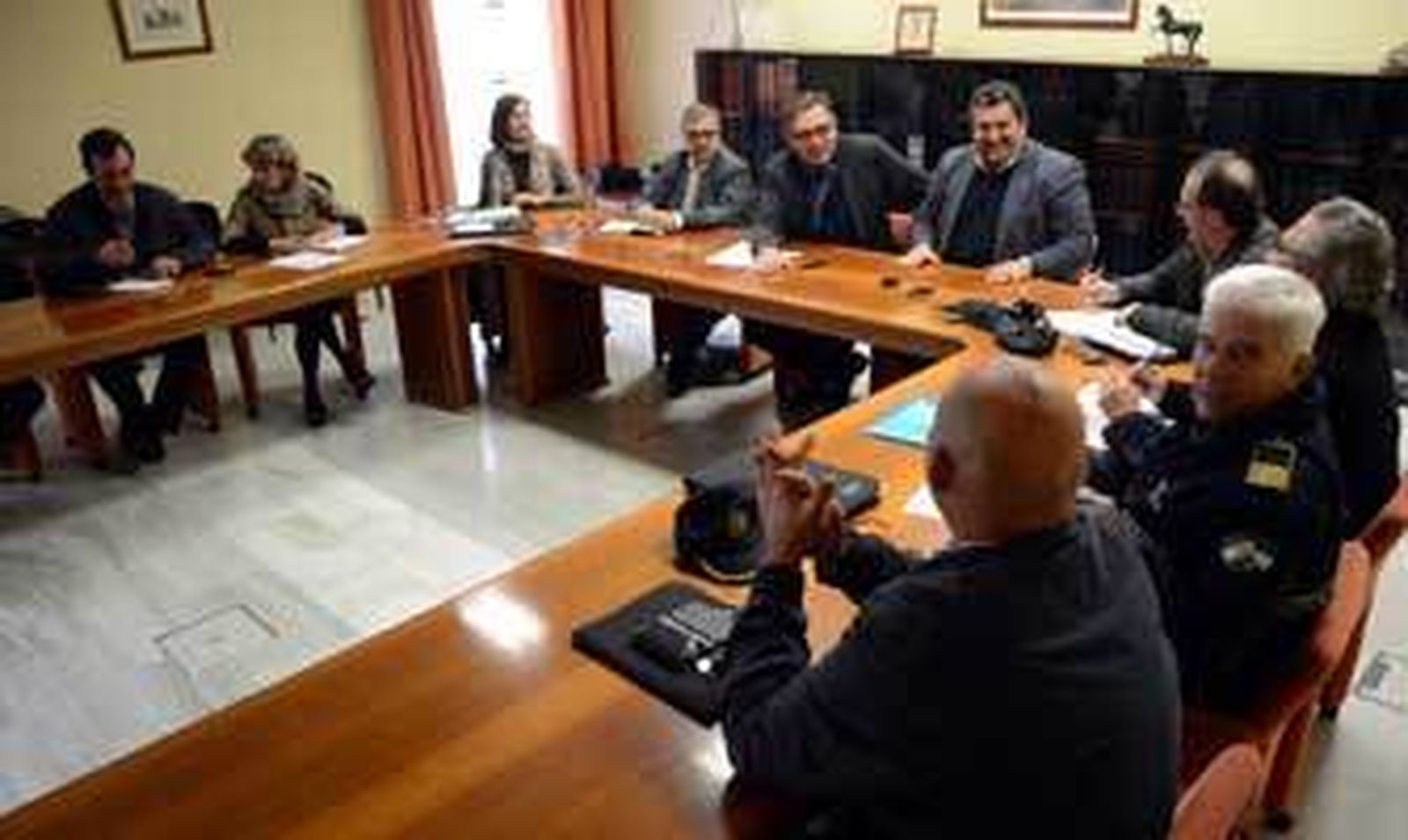 Un momento de la reunión celebrada ayer para preparar la seguridad en las dos cabalgatas.