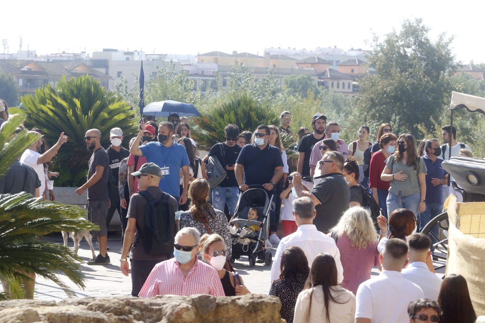 Lleno al completo en Córdoba en el puente del Pilar