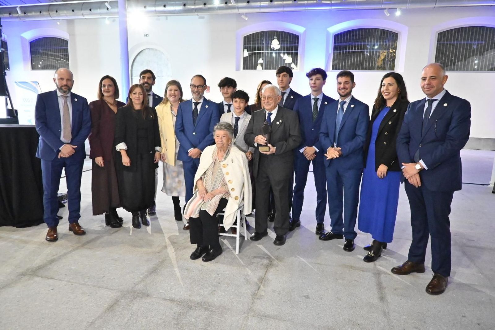 Imágenes de los invitados a la gala de los  37 premios Onubenses del Año