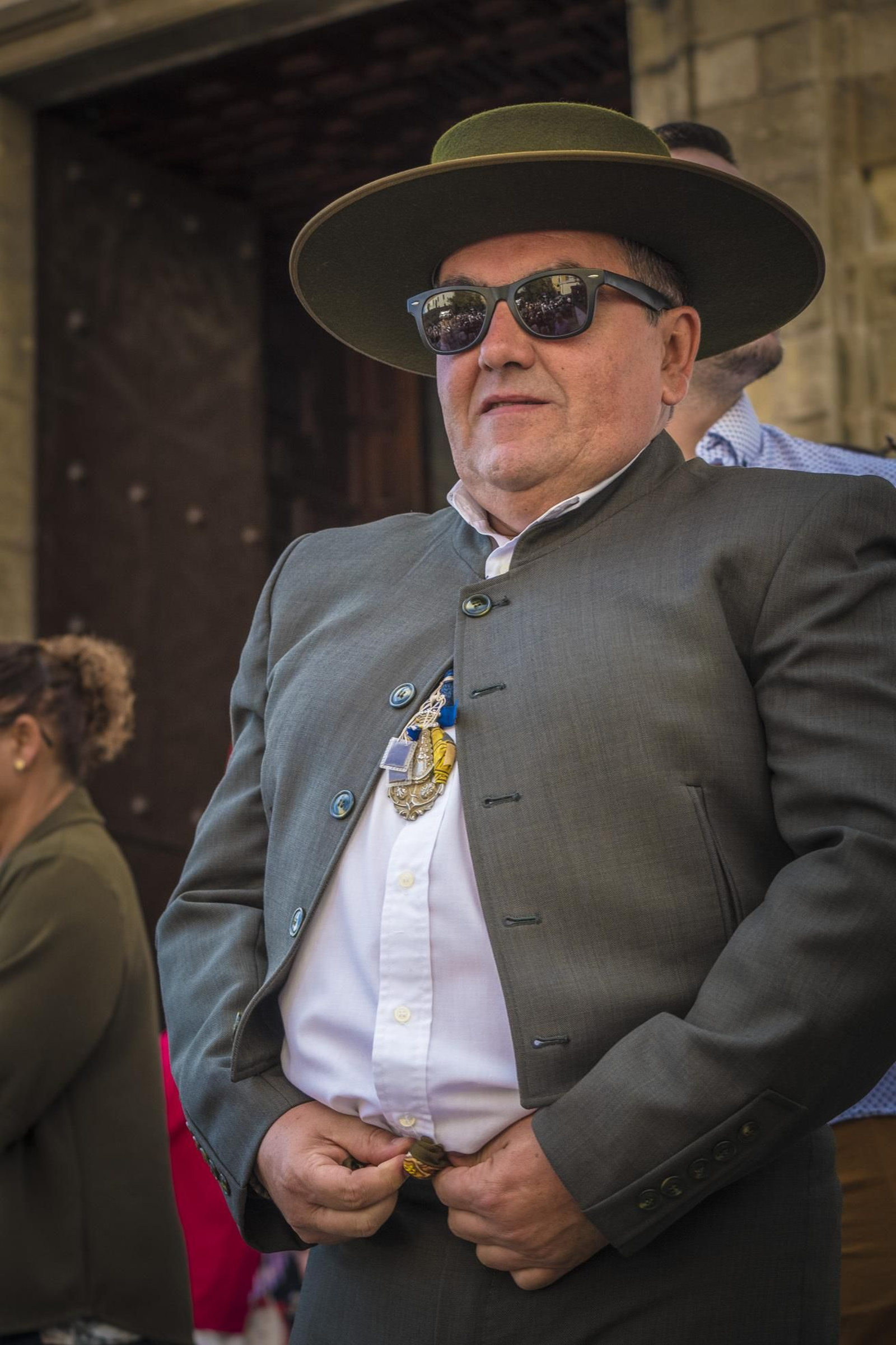 Recorrido por la ciudad de la Hermandad del Rocío de Cádiz antes de partir hacia Bajo de Guía.