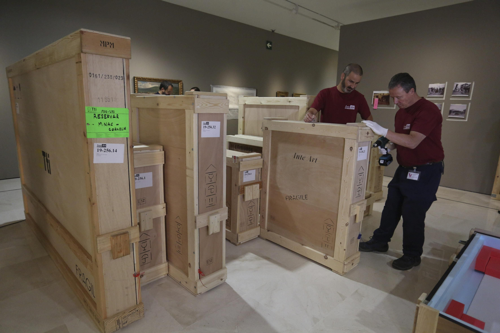 Fotos del montaje de la nueva exposición del Museo Carmen Thyssen