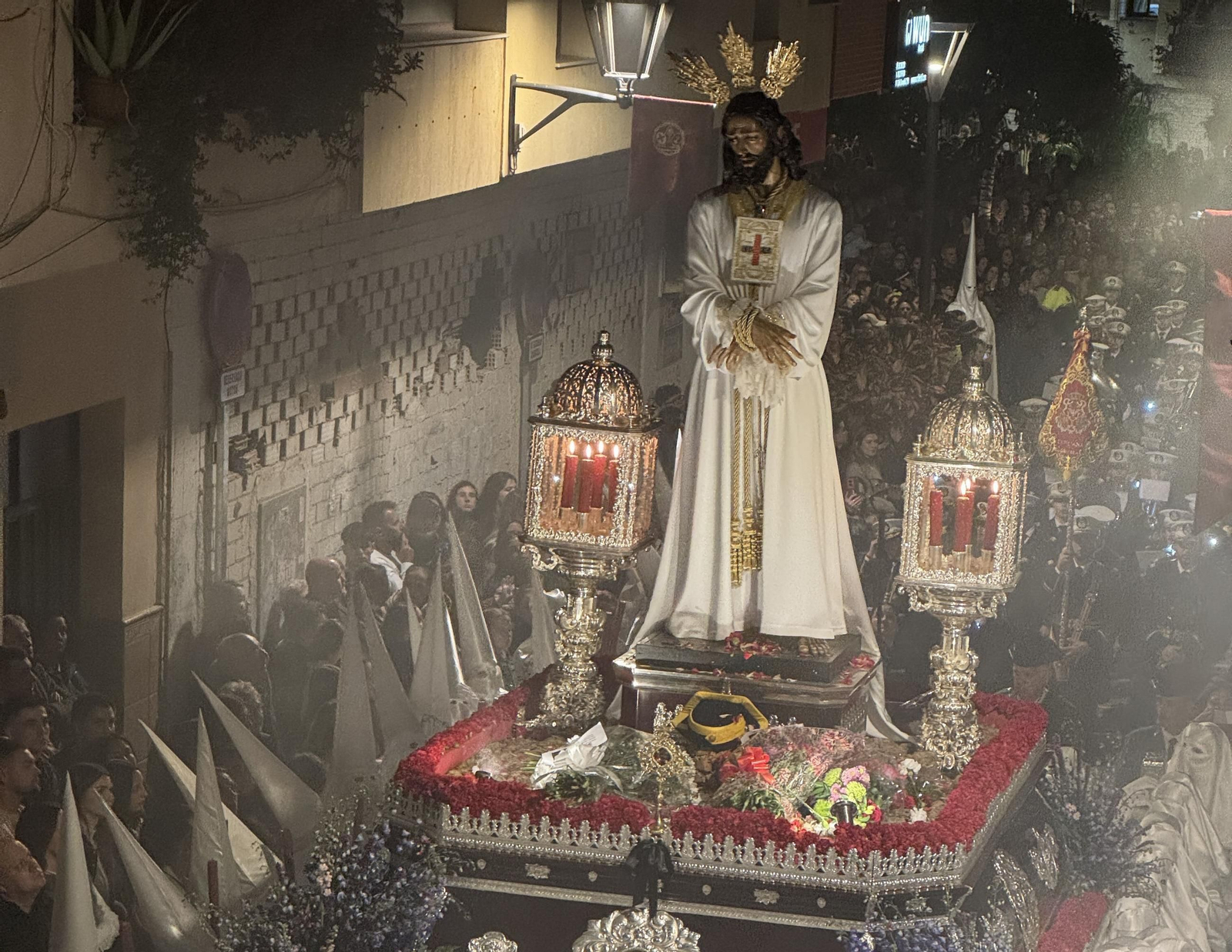 El Cautivo procesiona el Miércoles Santo en Estepona, en imágenes