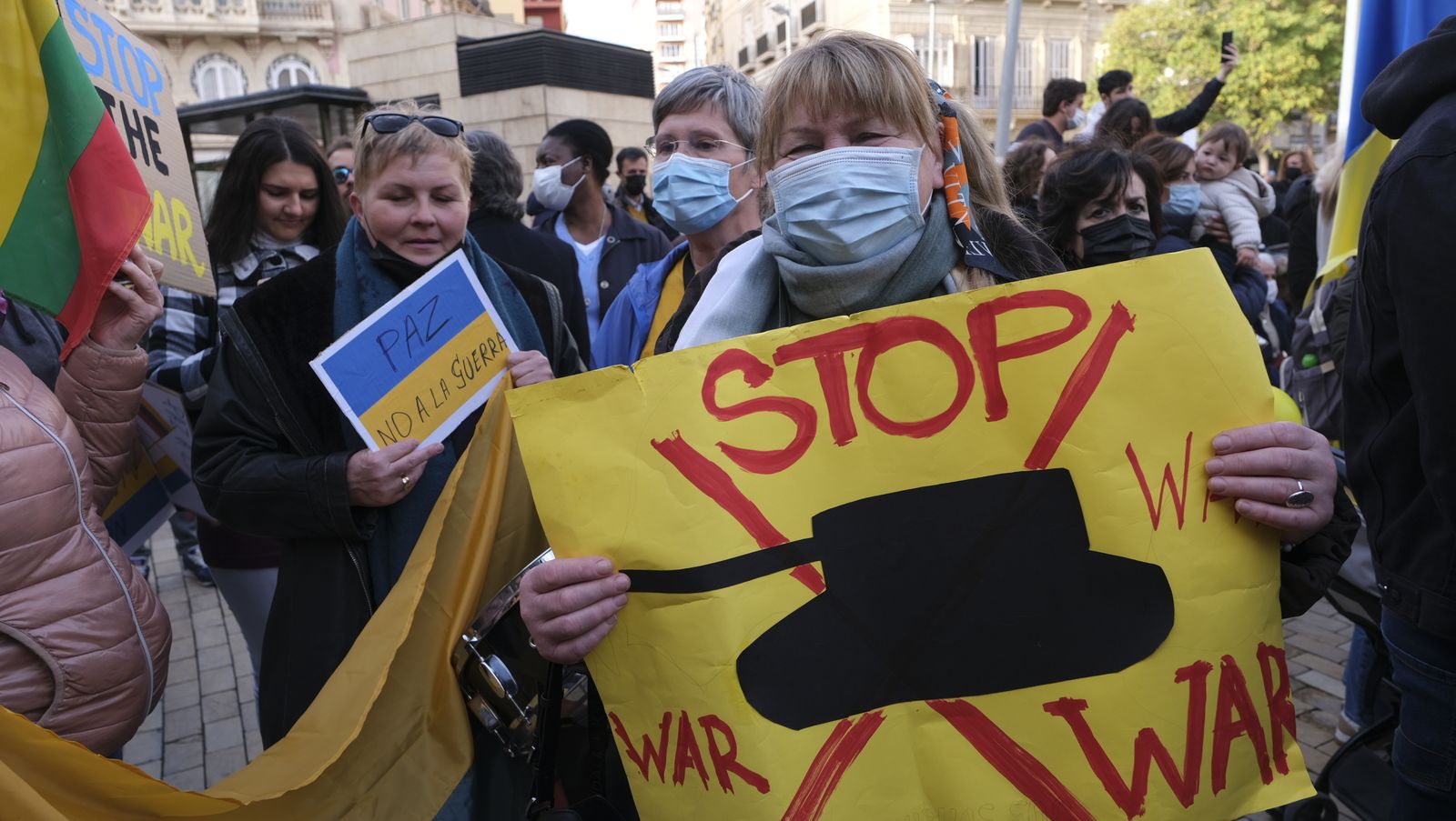 Fotogalería de las protestas contra la invasión rusa en Ucrania. Almería.