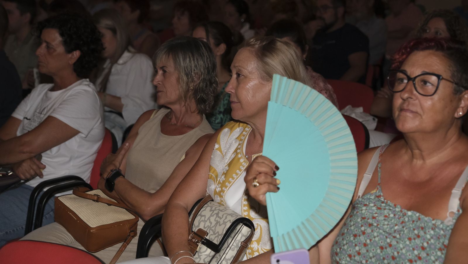 Imágenes de Diario de los Libros en Mojácar, con la escritora Julia Navarro