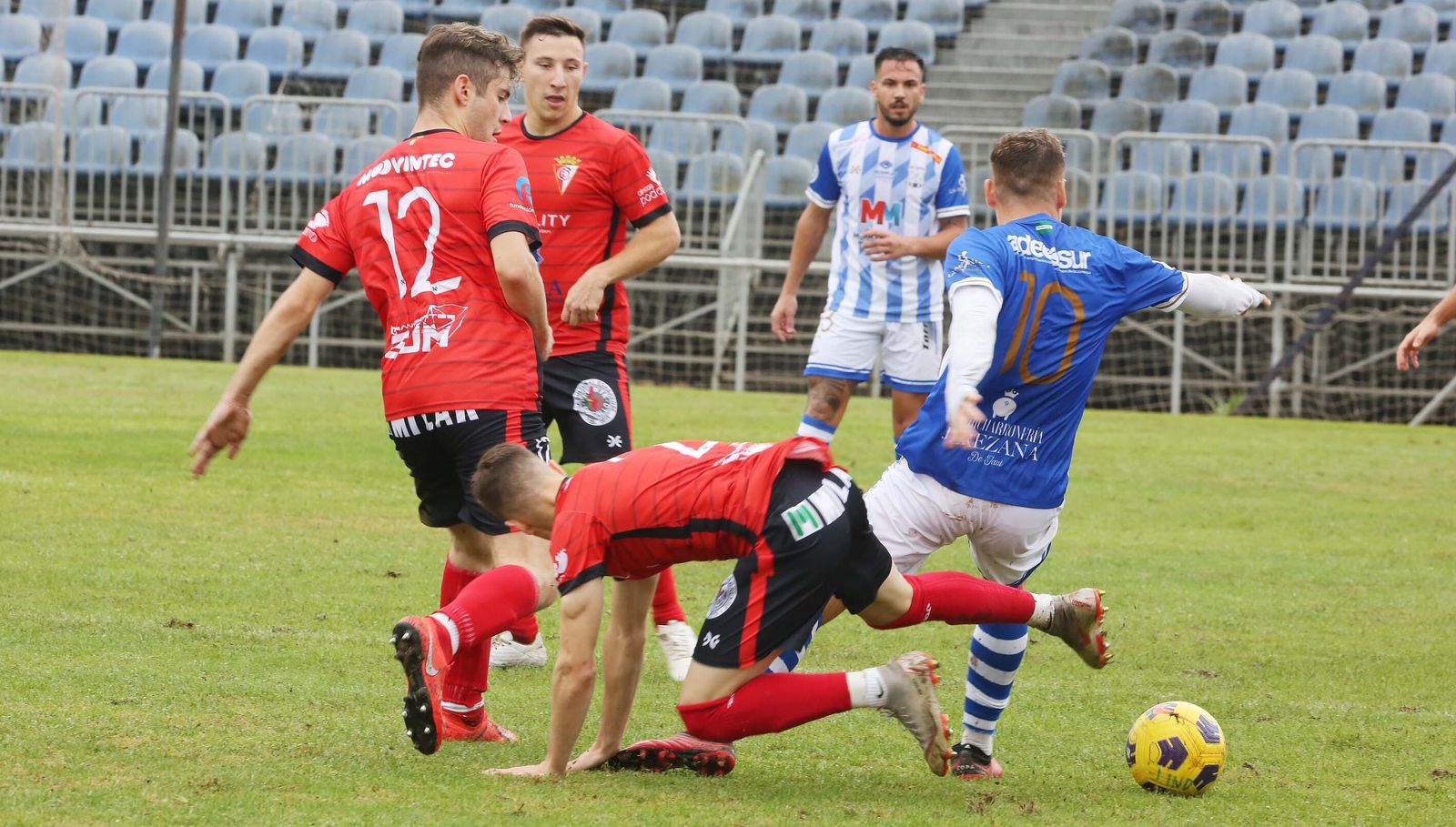 Imágenes del partido Jerez Industrial -Egabrense en el Pedro S. Garrido