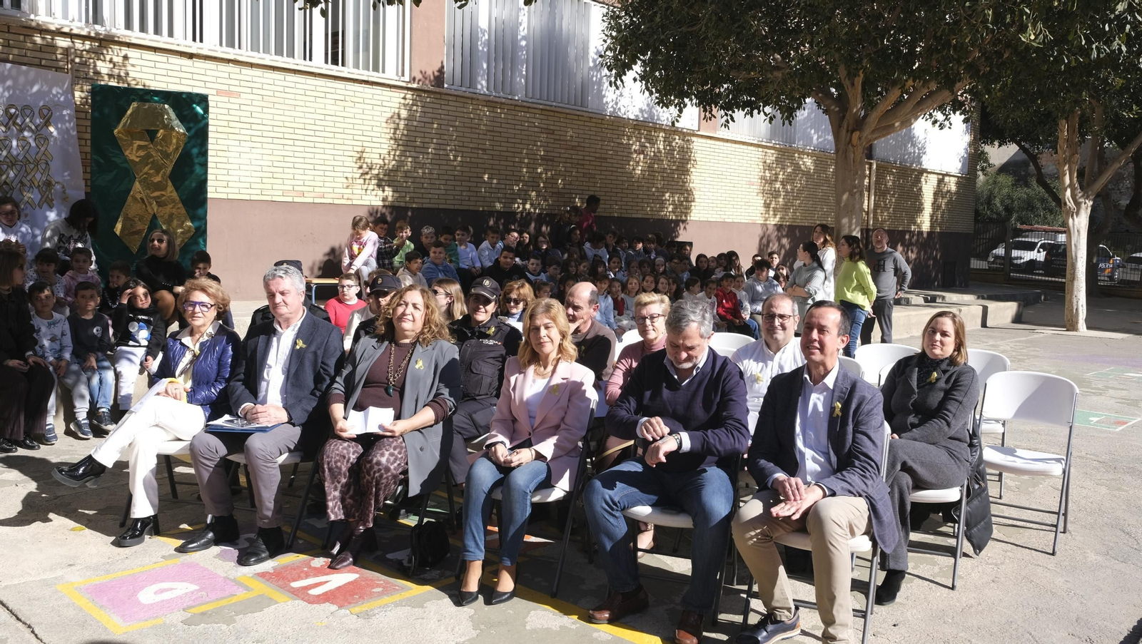 Día Internacional Contra el Cáncer Infantil en el CEIP 28 de Febrero, en imágenes